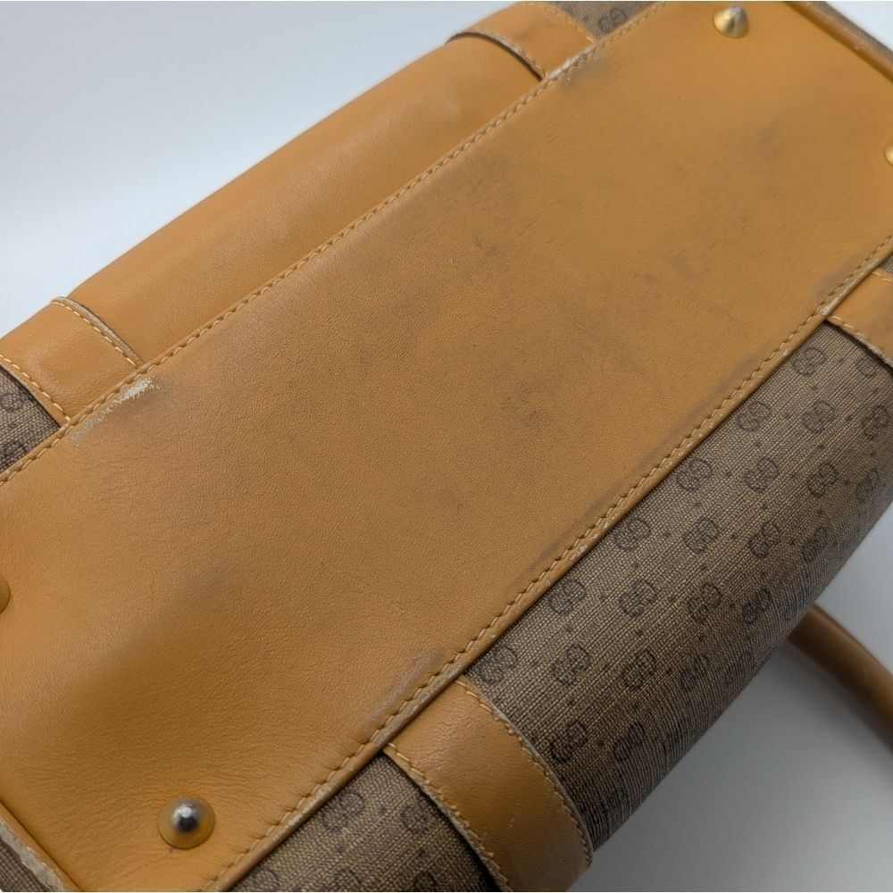 Vintages Gucci Handbag - Picture 15 of 16